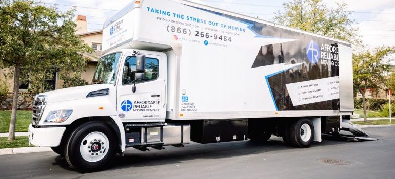 AR Moving truck 