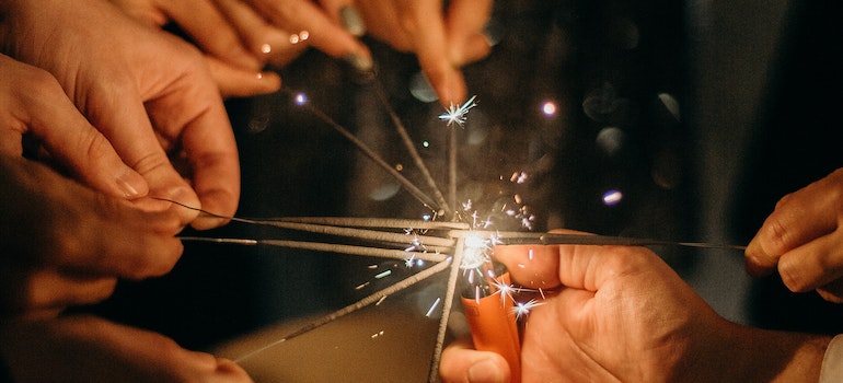 Avoiding holidays is how to reduce house moving costs 