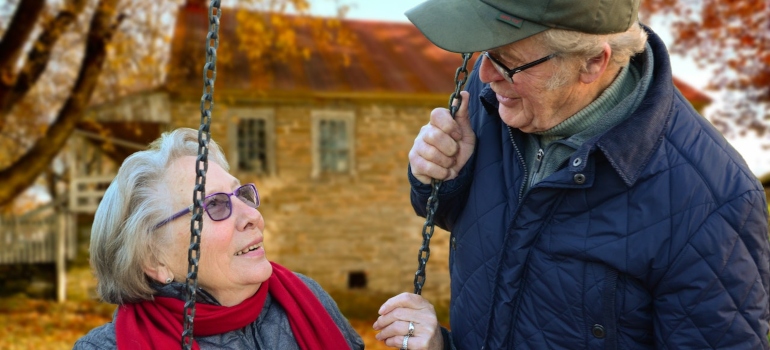 Picture of a senior couple in some senior housing in Irvine, CA