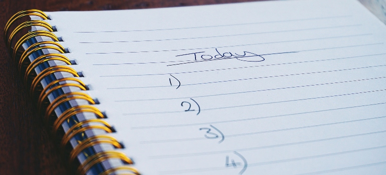 A checklist when planning your realistic moving timeline 