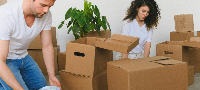 Climate-controlled storage for moving belongings